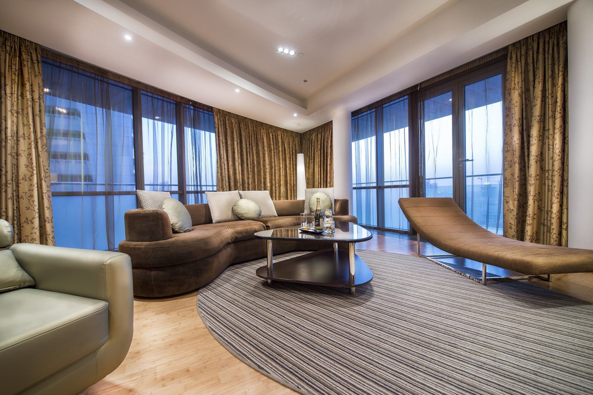 Burjuman Arjaan By Rotana - Dubai Aparthotel Екстериор снимка